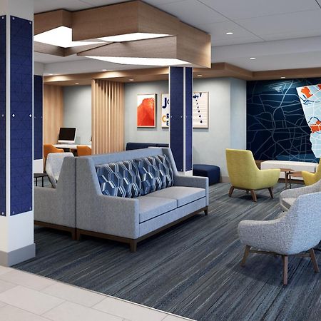Holiday Inn Express & Suites - Hollister By Ihg Exterior photo