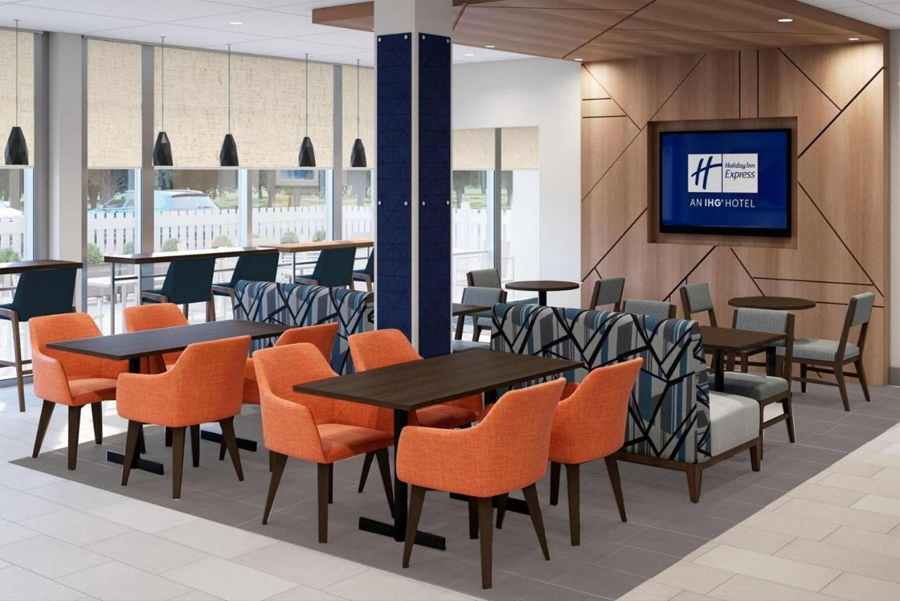 Holiday Inn Express & Suites - Hollister By Ihg Exterior photo