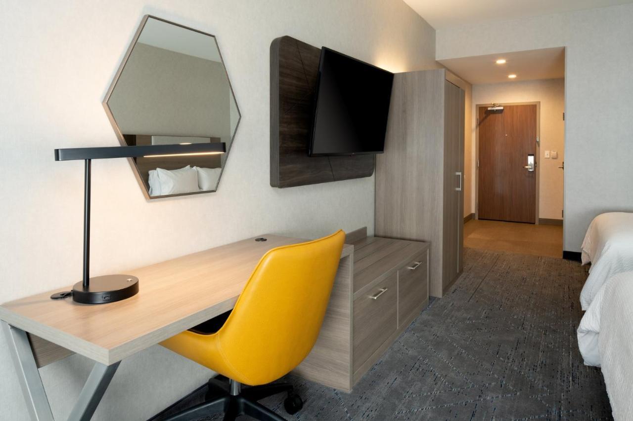 Holiday Inn Express & Suites - Hollister By Ihg Exterior photo