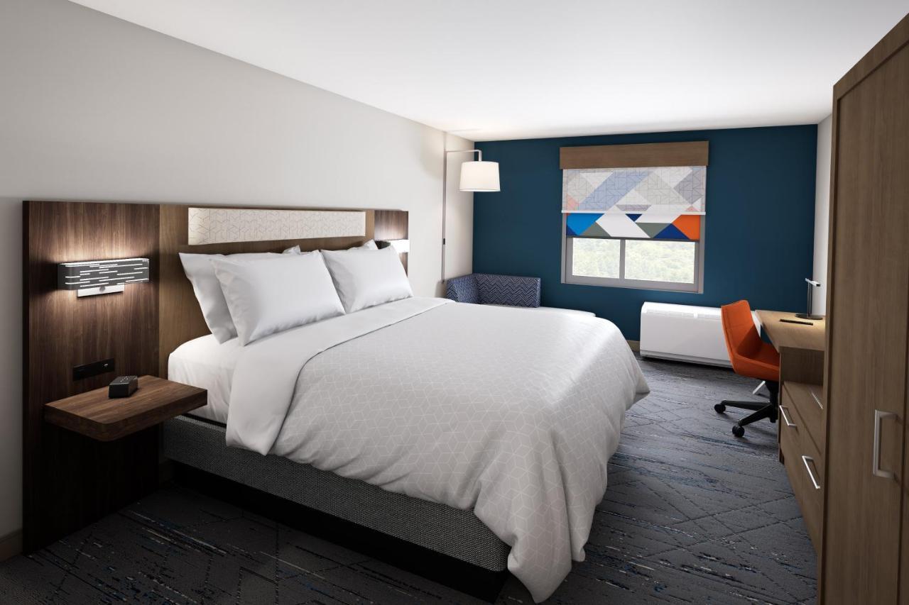 Holiday Inn Express & Suites - Hollister By Ihg Exterior photo