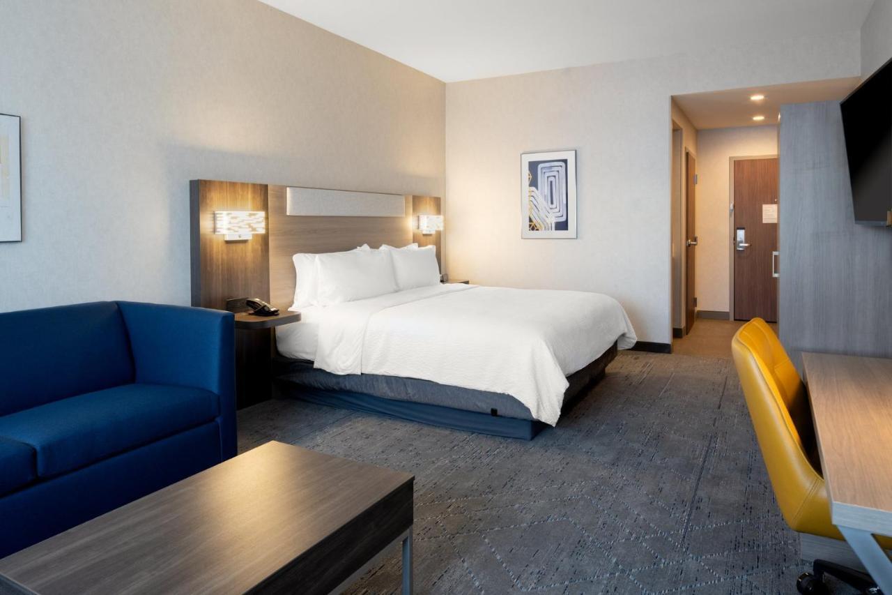 Holiday Inn Express & Suites - Hollister By Ihg Exterior photo